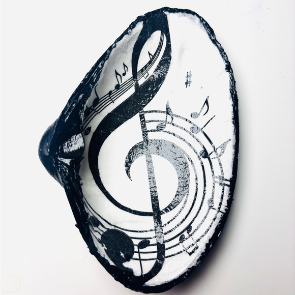Handmade Clam Shell Trinket Dish With Treble Clef Decoupage Design - Picture 4 of 6